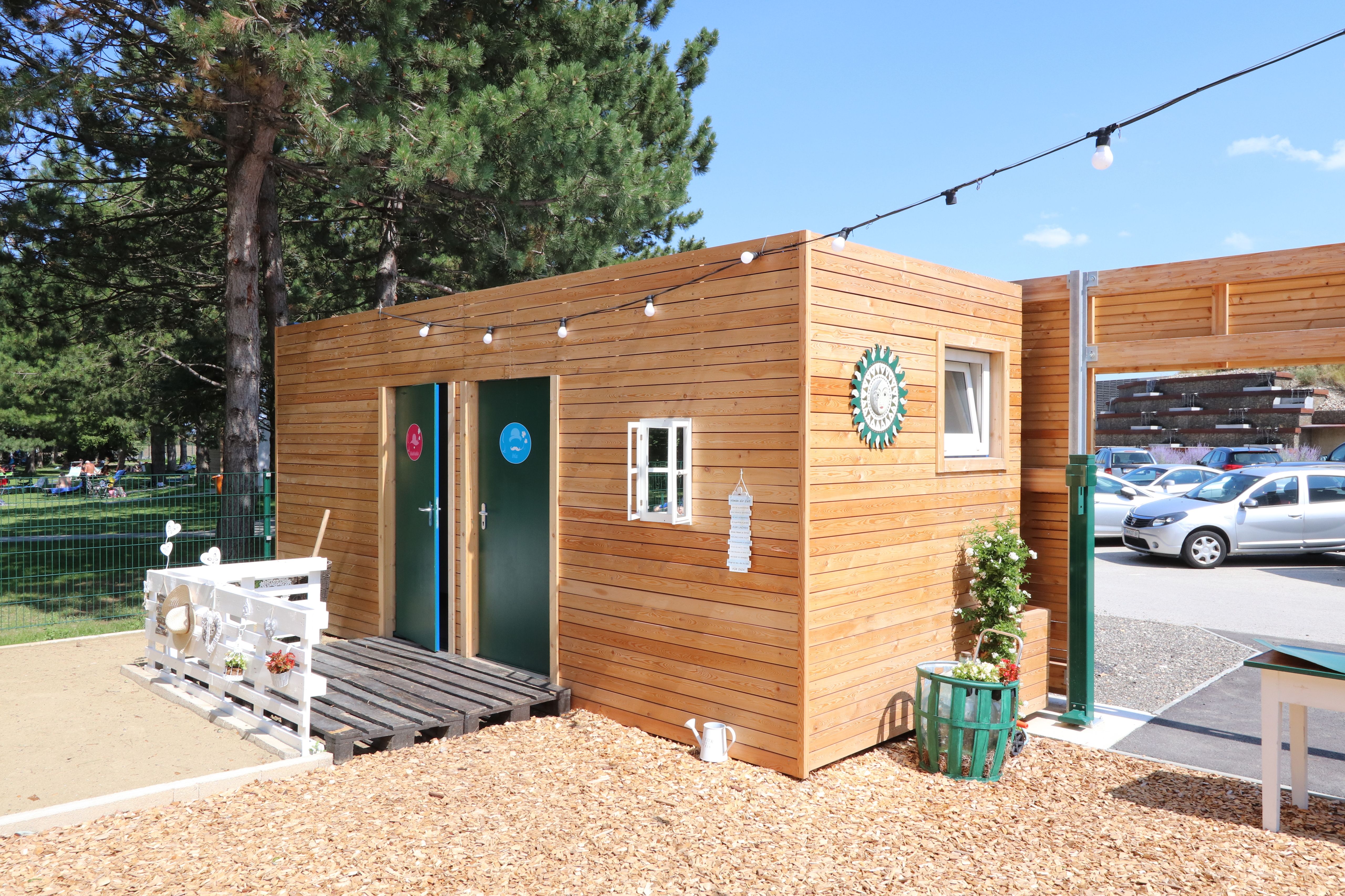 Сантехнический блок-контейнер