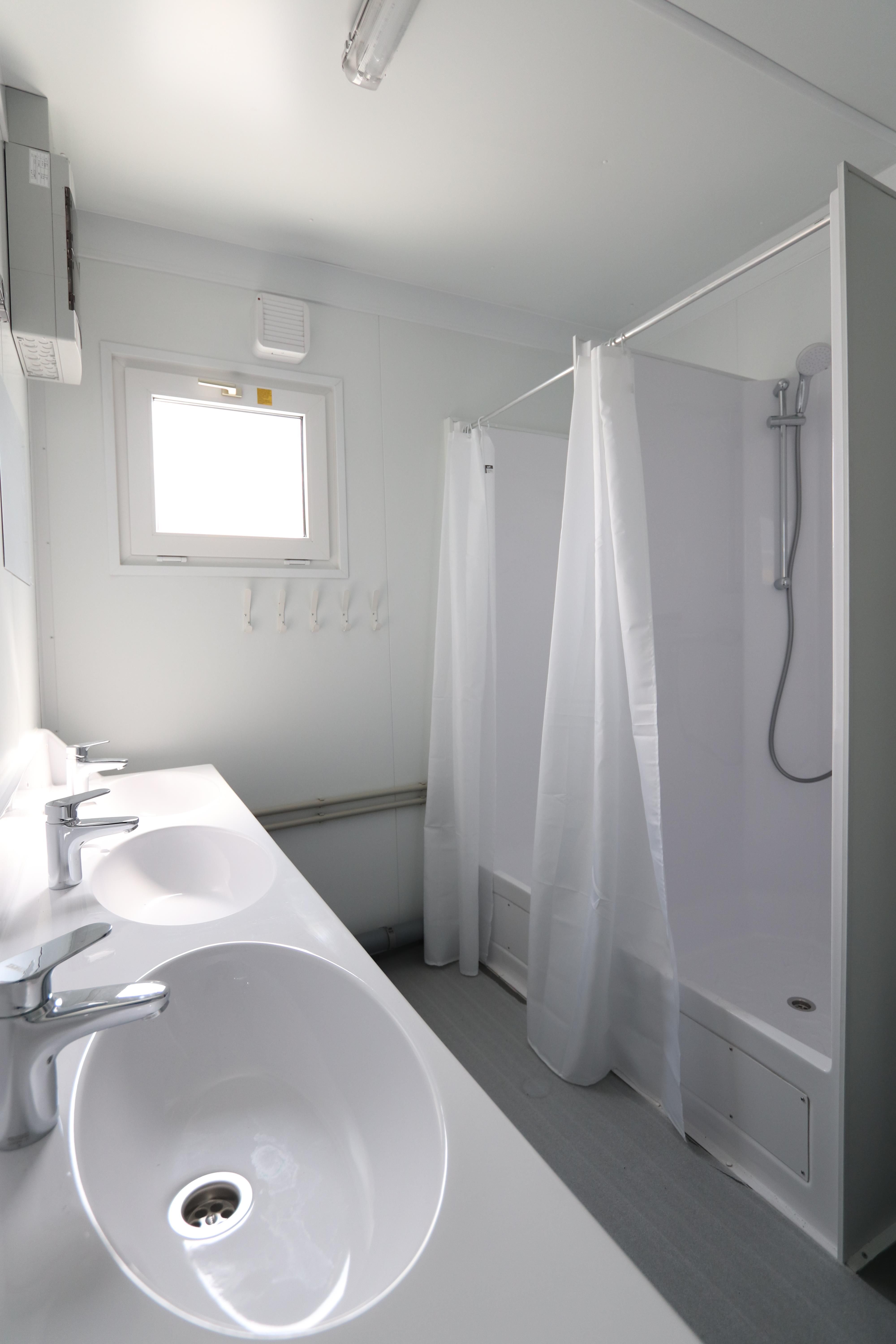 Вид изнутри Сантехнические блок-контейнеры